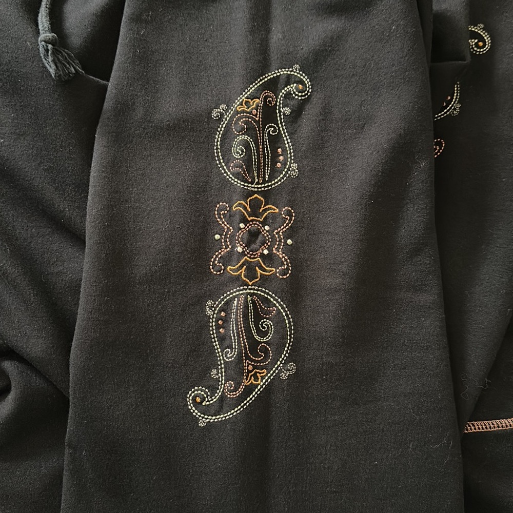 Calispia Sweatsuit Tracksuit Loungewear Two Piece Set in Black with Embroidery - Picture 13 of 16